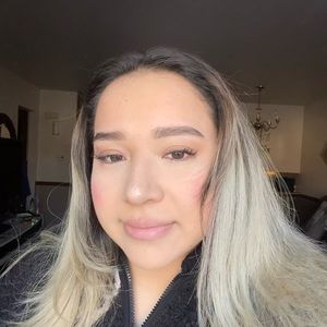 Meet your Posher, Melanie